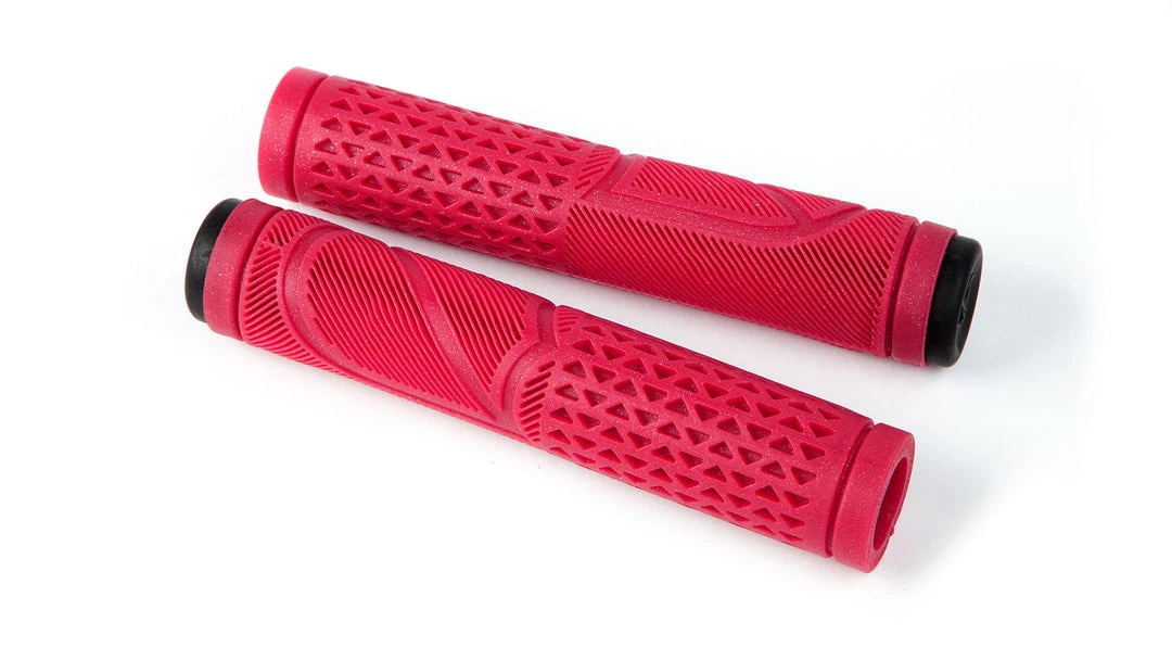 S&M Bikes BMX Passero Grips - Trans Red/Gold Flake S&M Bikes BMX Passero Grips - Trans Red/Gold Flake