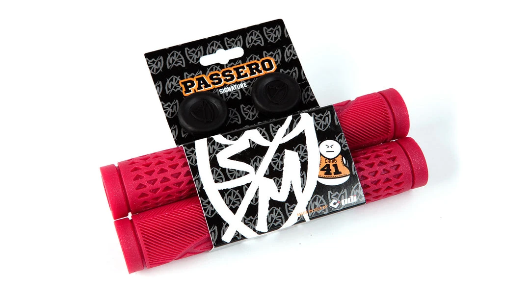 S&M Bikes BMX Passero Grips - Trans Red/Gold Flake S&M Bikes BMX Passero Grips - Trans Red/Gold Flake