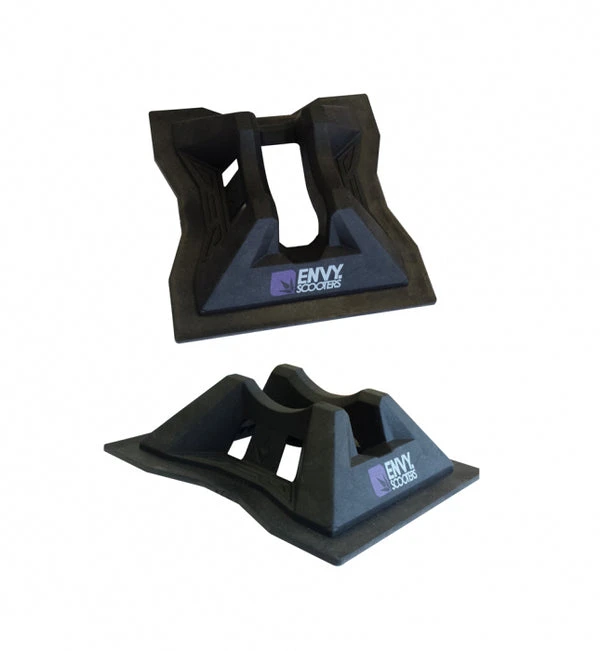 Hardware Envy Scooter Stand - Black 3 Hardware Envy Scooter Stand - Black